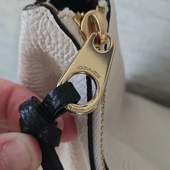 Coach Pennie Shoulder Handbag Leather With Brown Dust Cover Slip - Picture 9 of 17